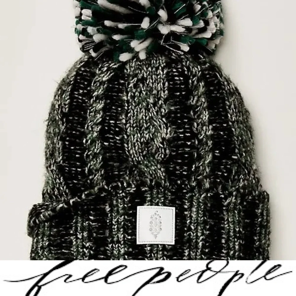 Free People Pom Party Reflective Beanie❤️ black / white combo - Picture 1 of 5